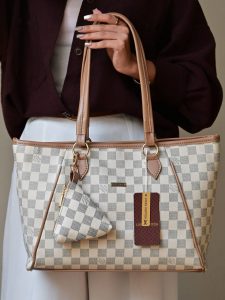 کیف دوشی زنانه بنو کد 4876 - طرح 1